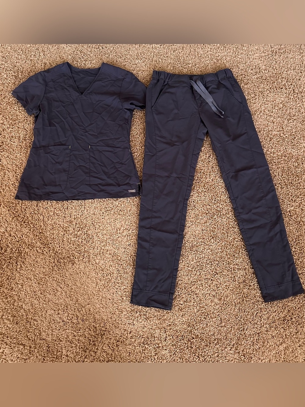 HTF Retired Charcoal Grey Figs Scrub Set XXS